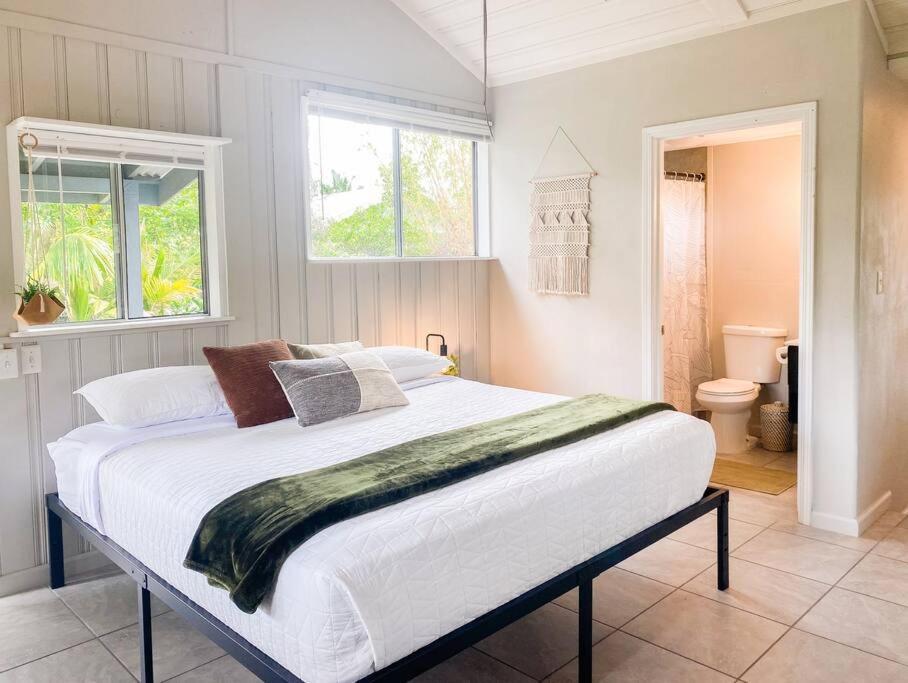Monstera Bungalow, Spacious, King Bed, Big Kitchen Keaau المظهر الخارجي الصورة